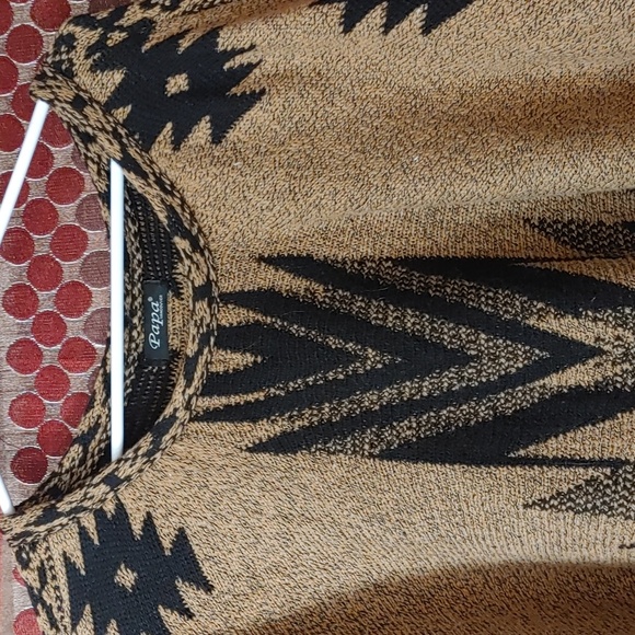 Papa Knitted Cape with Sleeves Sz Med- XL - Picture 4 of 6